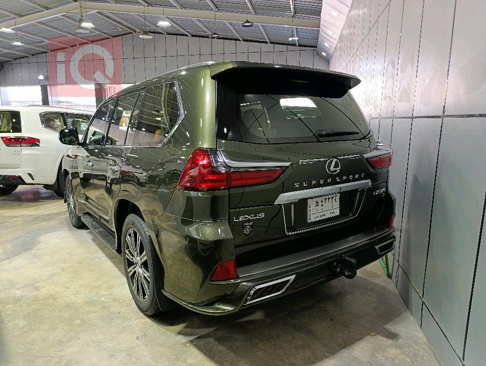 Lexus LX
